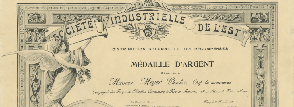 Photo de couverture Médailles du travail : ancienne certification de remise de médaille d'argent